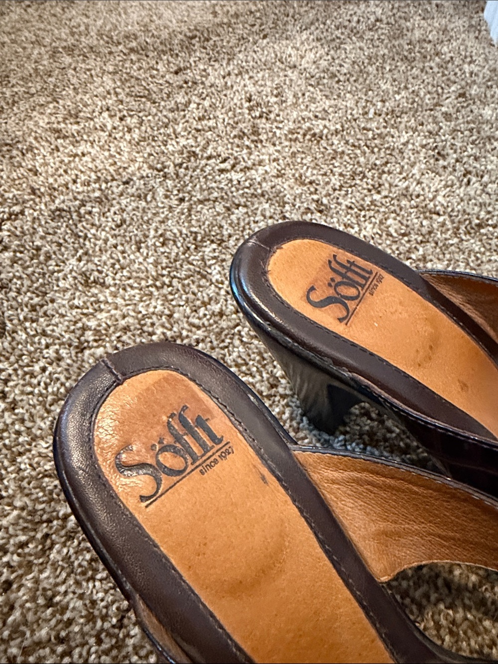 Sofft Brown Croc-Embossed Slide Heels - Picture 6 of 6